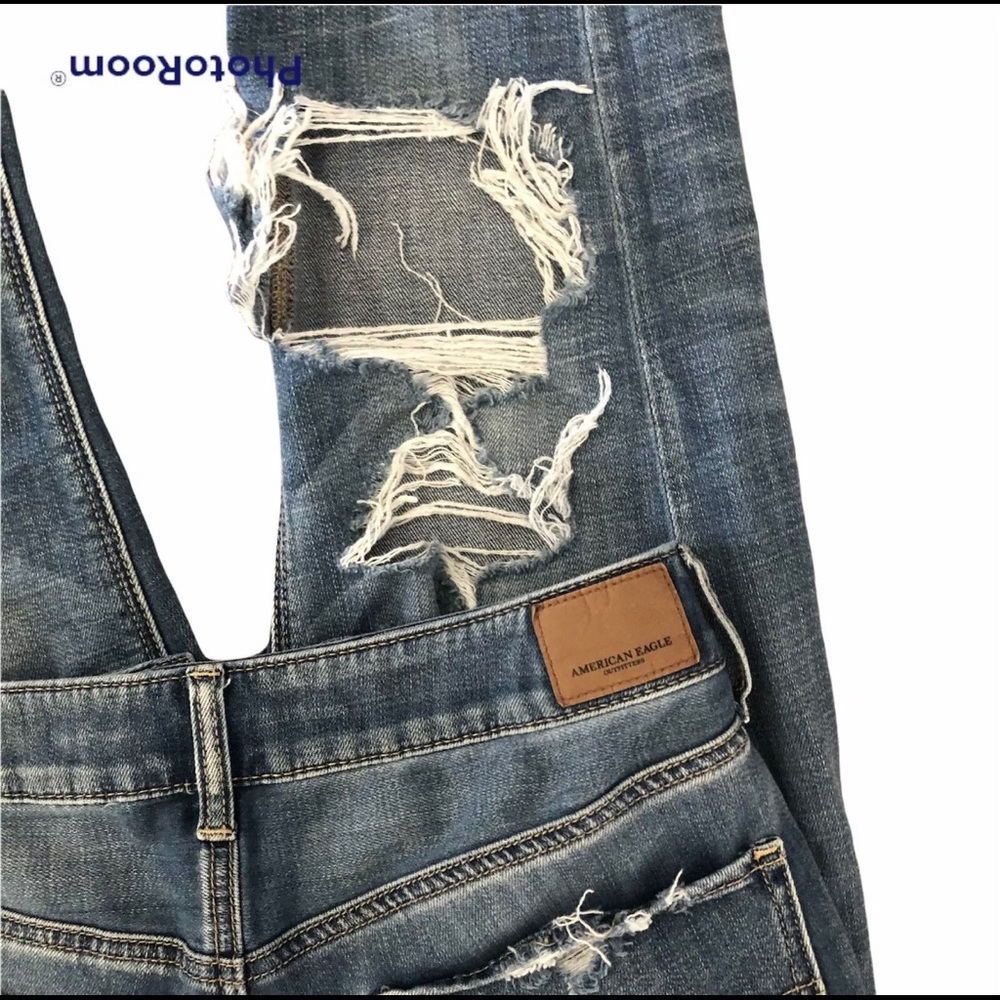 American Eagle Distressed Button Fly Tom Girl Jea… - image 4